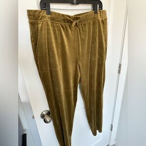 Lou & Grey Velour Pants